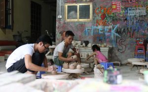 pottery makin in bat trang
