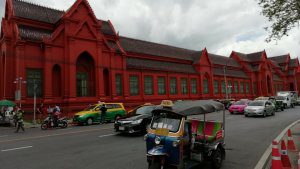 Travel like a local in Bangkok